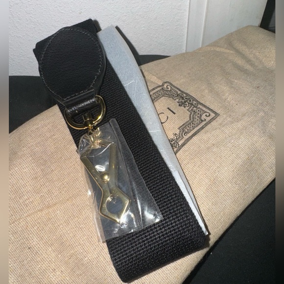 NEW GUCCI CROSSBODY BAG ❤️ - Picture 6 of 9